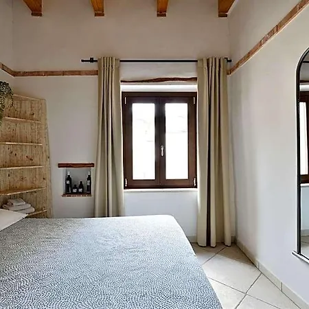 Al Vicoletto - Genuine Hospitality & Private Parking לינה וארוחת בוקר