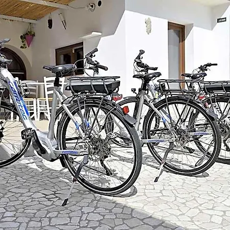 Al Vicoletto - Genuine Hospitality & Private Parking לינה וארוחת בוקר 2*