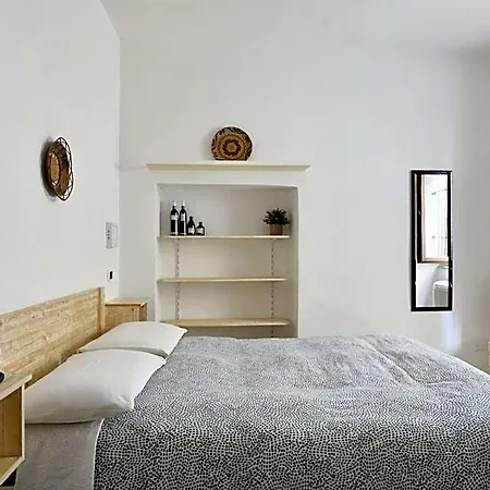 Al Vicoletto - Genuine Hospitality & Private Parking לינה וארוחת בוקר 2*