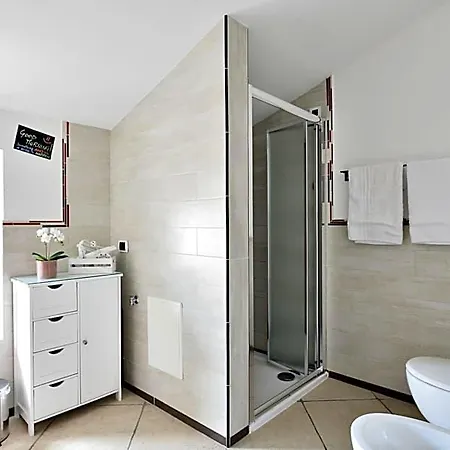 Al Vicoletto - Genuine Hospitality & Private Parking לינה וארוחת בוקר 2*